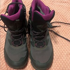 The North Face Women's Gray and Purple Winter Boots